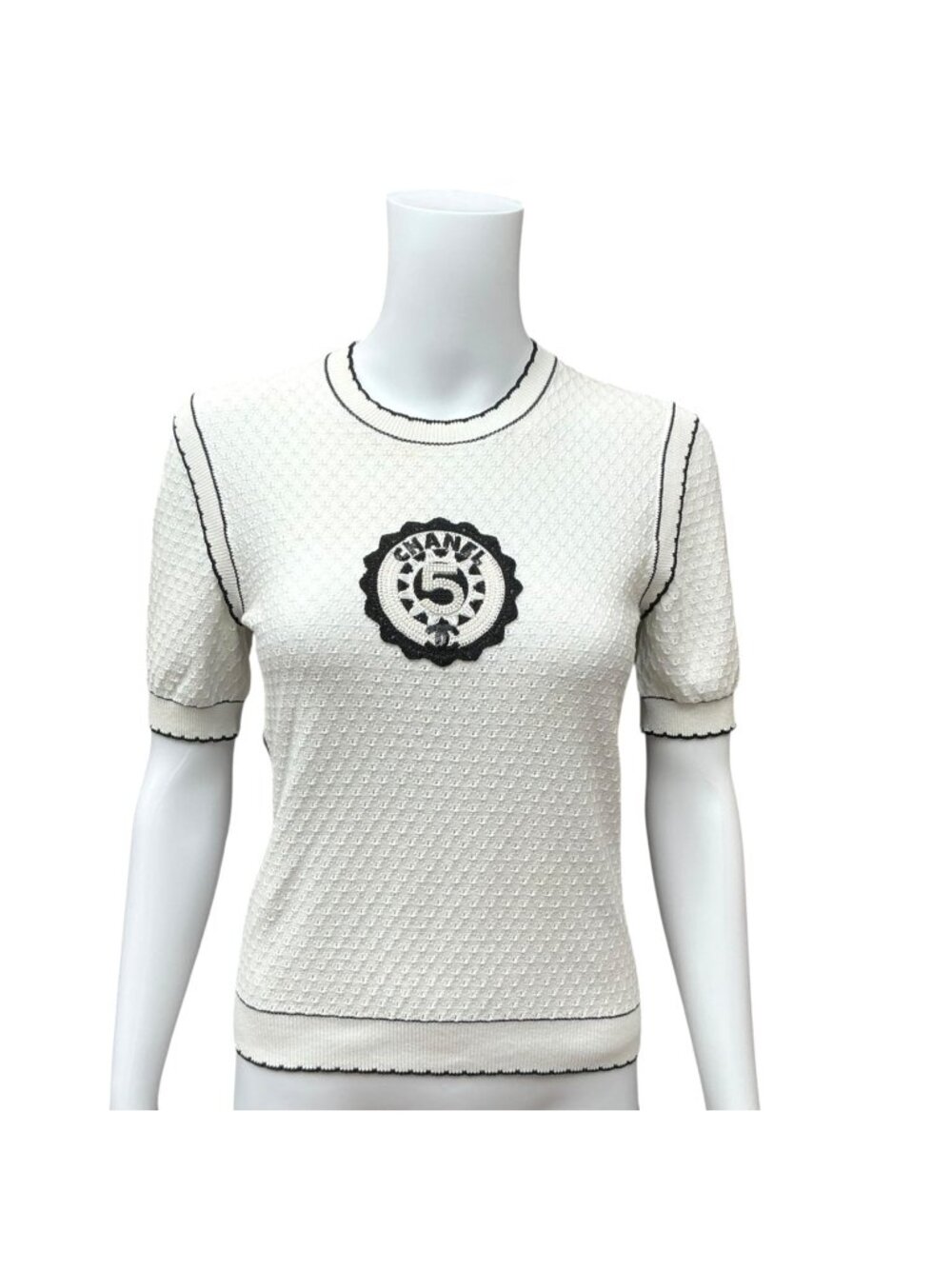 CHANEL 5 LOGO BEADED PATCH WHITE KNIT TOP SZ 2